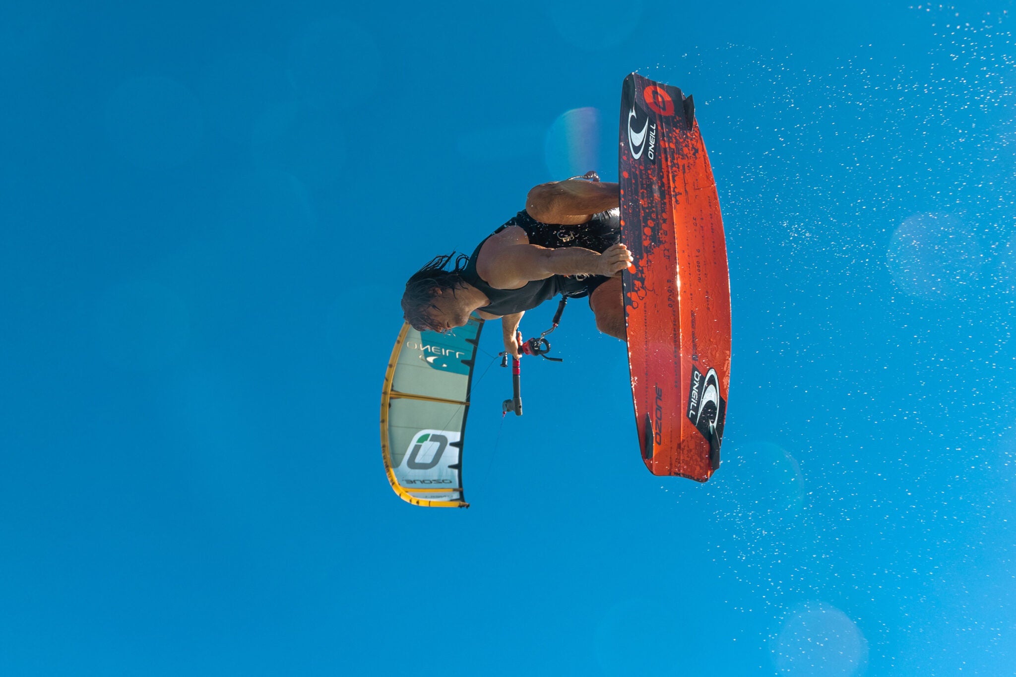 Ozone Code V5 - Freeride Twintip - Ride with Control, Courage and