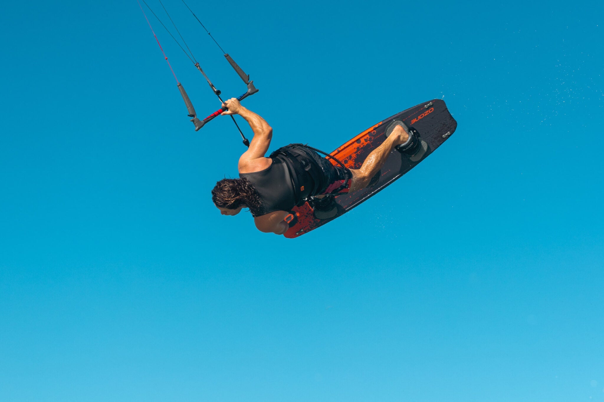 Ozone Code V5 - Freeride Twintip - Ride with Control, Courage and